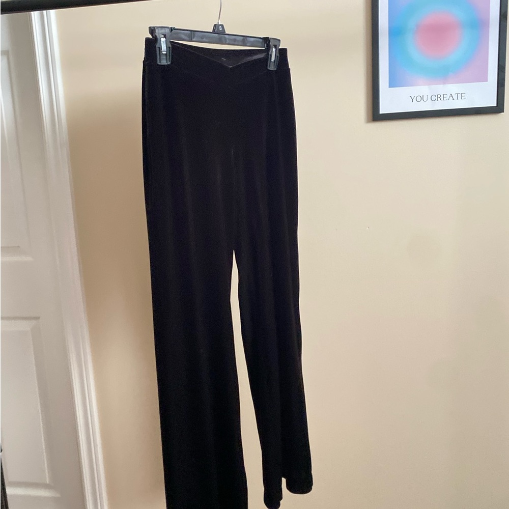 La Château Black Women's Pants